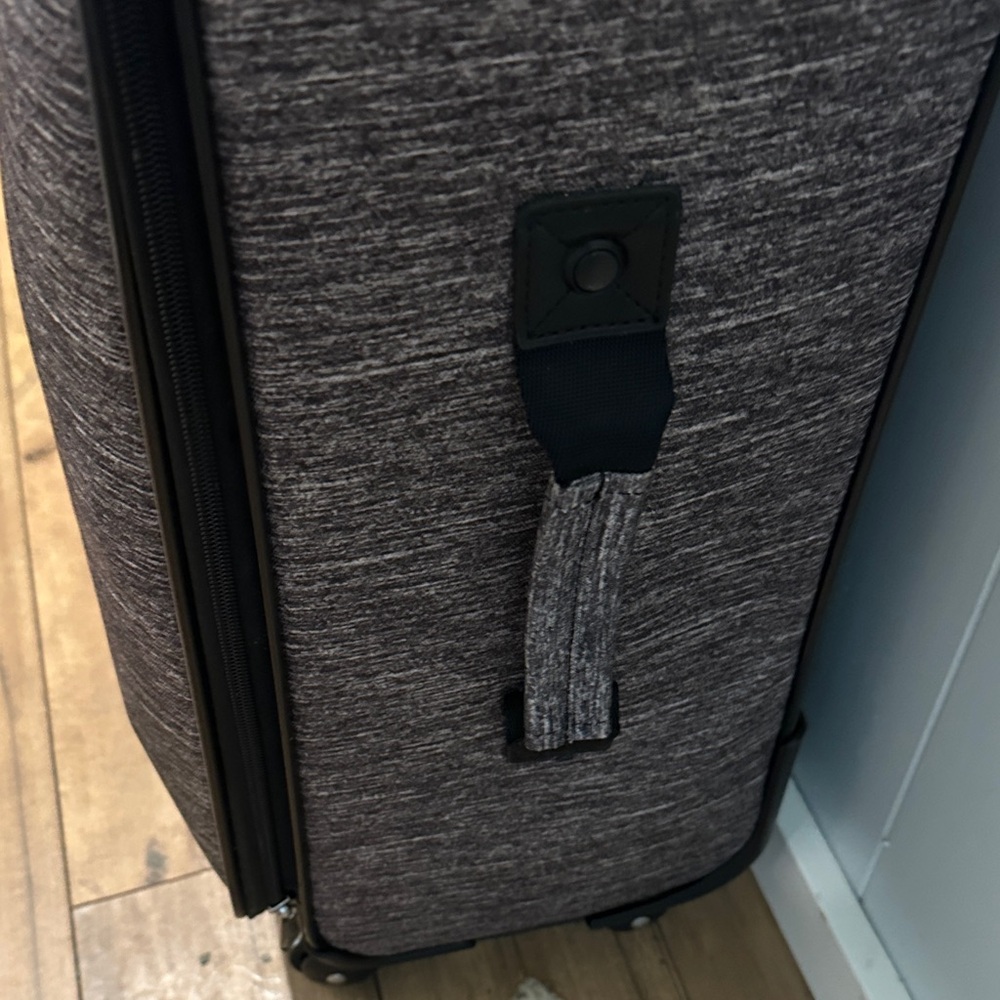 Victoria's Secret Travel Bag in Gray and White - Picture 4 of 5